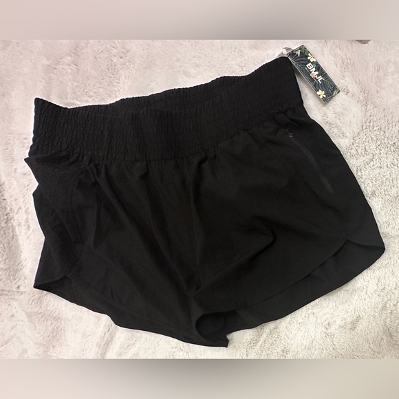 NWT!! - BMJL Women’s Workout shorts xxxl - Picture 2 of 3